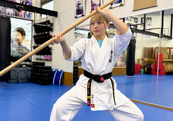 桑原しな指導員